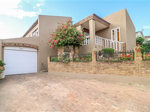 3 Bed House in Cloetesville