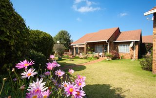 2 Bedroom Simplex in Fairland