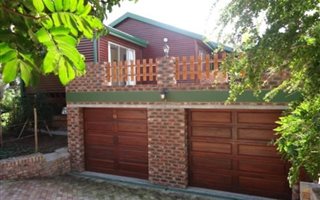 4 Bedroom House in Cove Rock