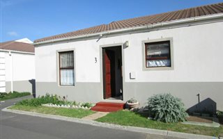 2 Bedroom Townhouse in Gordons Bay Central