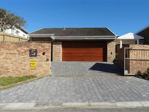 4 Bed House in Kenton-on-Sea