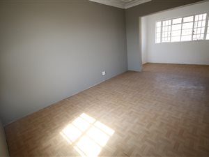 2 Bed Flat in Orange Grove