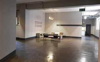154 m² Commercial space in City and Suburban