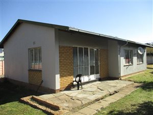 3 Bed House in Van Dyk Park