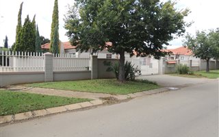 3 Bedroom Townhouse in Potchefstroom Central