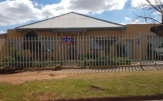 3 Bedroom House in Forest Hill
