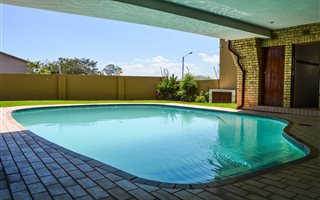 2 Bedroom Apartment in Edenglen
