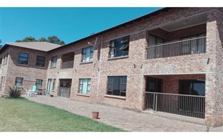 2 Bedroom Townhouse in Bredell AH