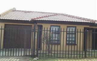 4 Bedroom House in Embalenhle