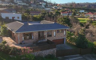 3 Bedroom House in Heuwelkruin