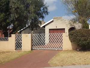 3 Bed House in Country View
