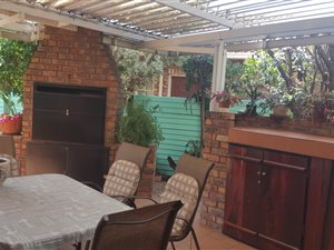 3 Bed Townhouse in Eldoraigne