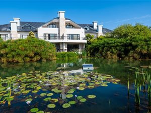 3 Bed Apartment in Pearl Valley