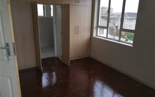 3 Bedroom Simplex in Sydenham