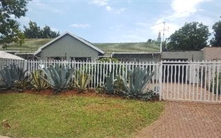 1 Bedroom Garden Cottage in Marlands