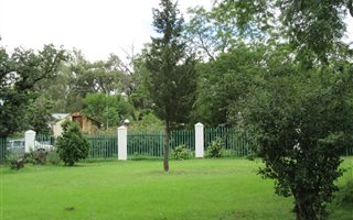 402 m² Land available in Bedford