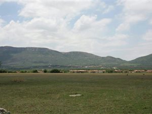 1500 m² Land available in Westlake Estate