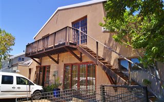6 Bedroom House in Claremont