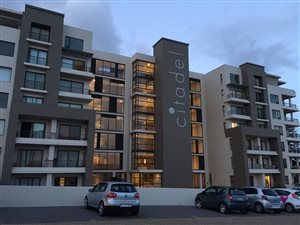 2 Bed Apartment in Constantia