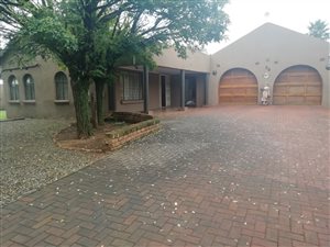 3 Bed House in Three Rivers East