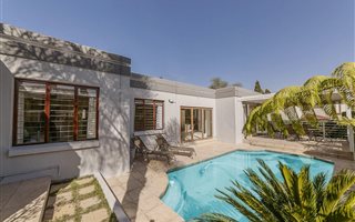 3 Bedroom Simplex in Dowerglen and Ext