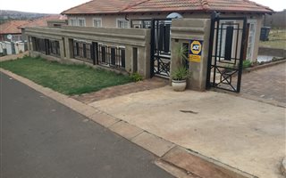 3 Bedroom House in Elandspoort