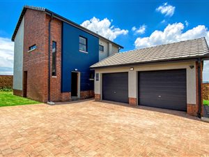 4 Bed House in Kya Sands