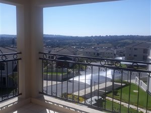 2 Bed Apartment in Carlswald Estate