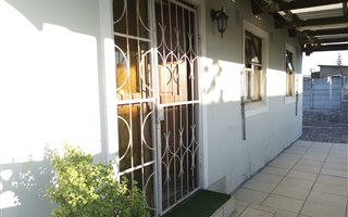 2 Bedroom House in Lentegeur