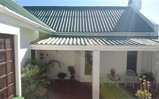3 Bedroom House in Stilbaai