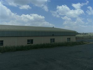 800 m² Industrial space in Bankenveld