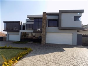 4 Bed House in Dainfern