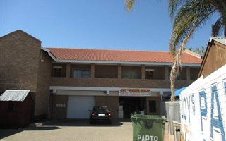 1461 m² Retail Space in Ladanna