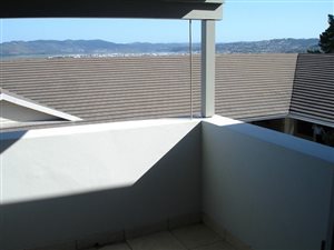 2 Bed Apartment in Hunters Estate