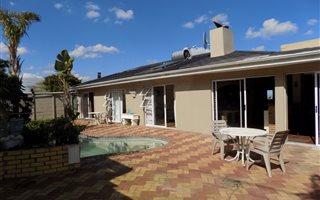 5 Bedroom House in Loevenstein