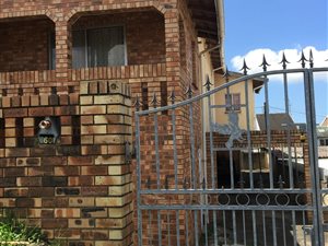 4 Bed House in Westcliff