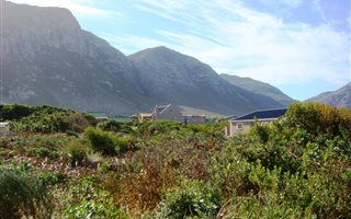 667 m² Land available in Bettys Bay