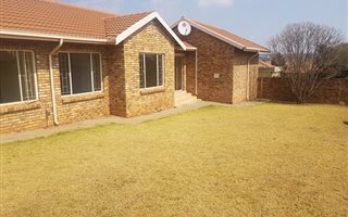 3 Bedroom House in Thatchfield