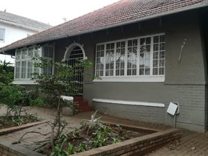 200 m² Commercial space in Glenwood