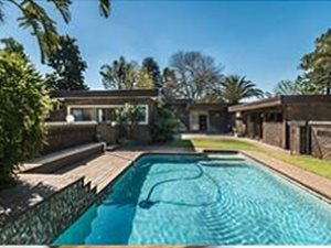 4 Bed House in Bryanston Ext 3
