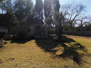 3 Bed House in Lombardy West