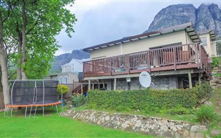 4 Bedroom House in Newlands