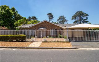 4 Bedroom House in Tokai
