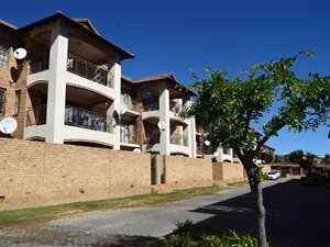 3 Bed Apartment in Erand Gardens