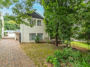 5 Bed House in Bramley