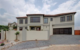 4 Bedroom House in Olympus Country Estate