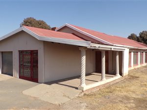 4.3 ha Smallholding in Vallombrosa