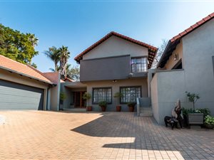 7 Bed House in Lynnwood Manor
