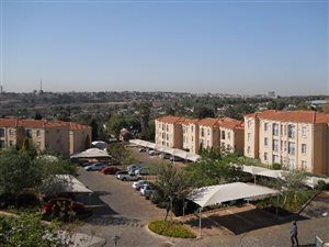 2 Bed Apartment in Northcliff
