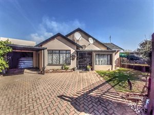 3 Bed House in Bonaero Park